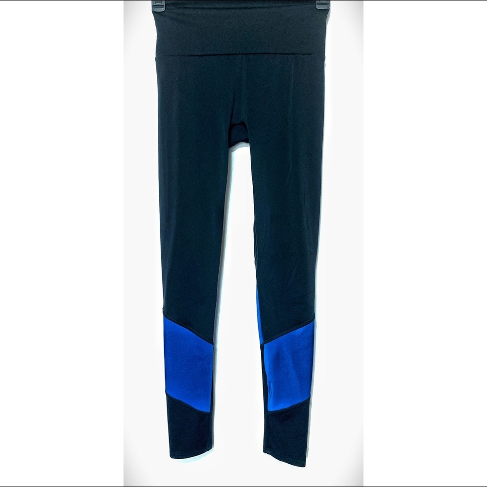 K Deer Sneaker Length Leggings Medium